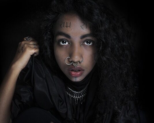 Jak samemu zrobić szafę do zabudowy?