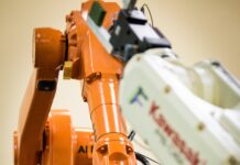 Roboty do kompletacji w logistyce „małych koszyków” – jak obsługiwać więcej zamówień bez chaosu? roboty do kompletacji